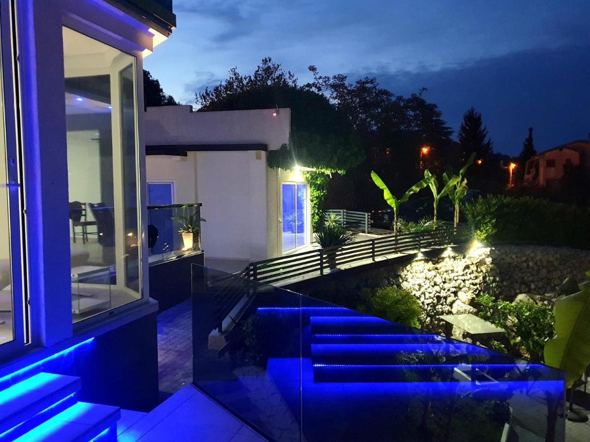Penthouse Jacuzzi & Pool Apartmants Опатія Екстер'єр фото