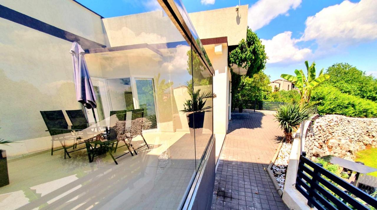 Penthouse Jacuzzi & Pool Apartmants Опатія Екстер'єр фото