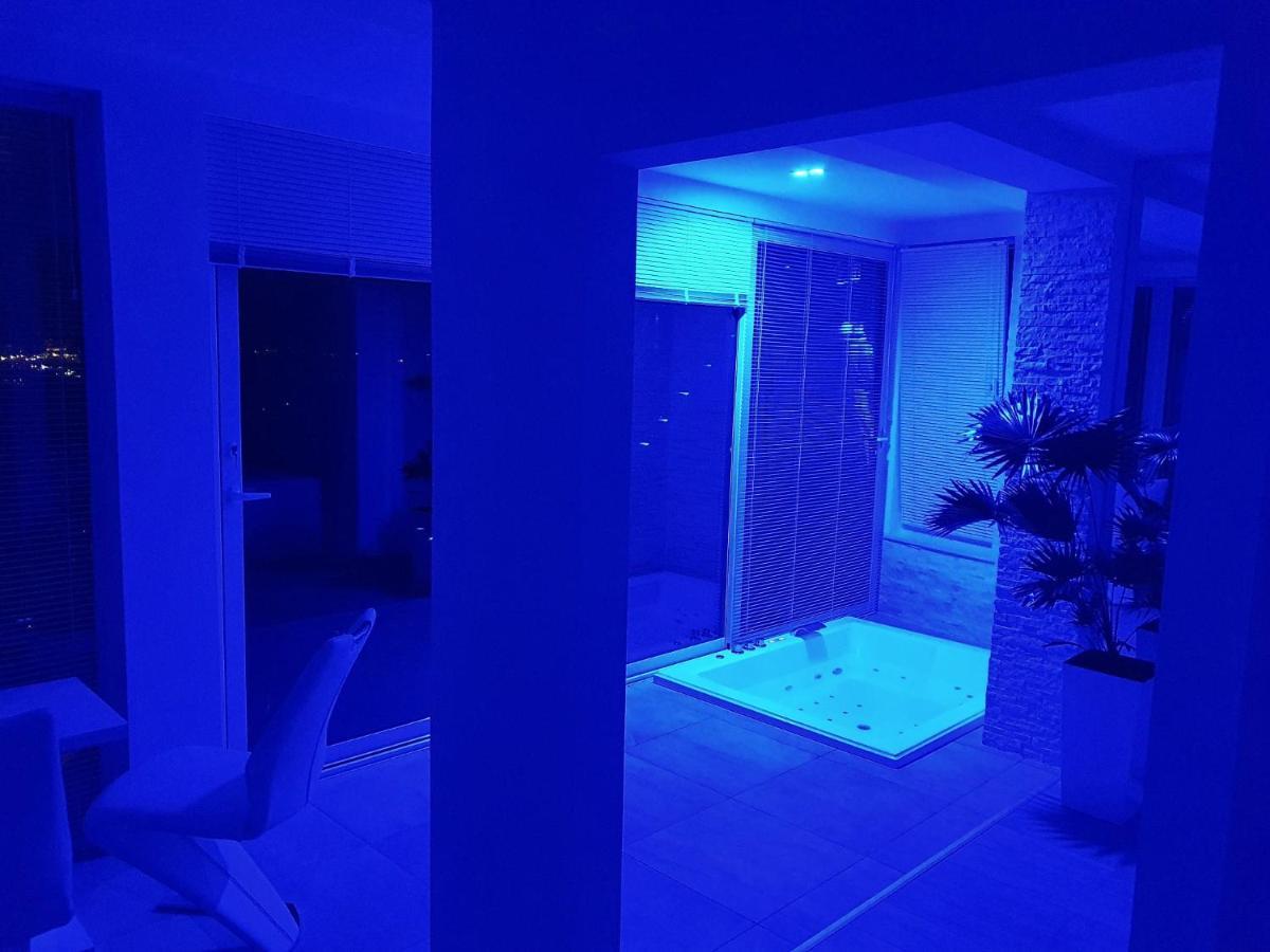Penthouse Jacuzzi & Pool Apartmants Опатія Екстер'єр фото
