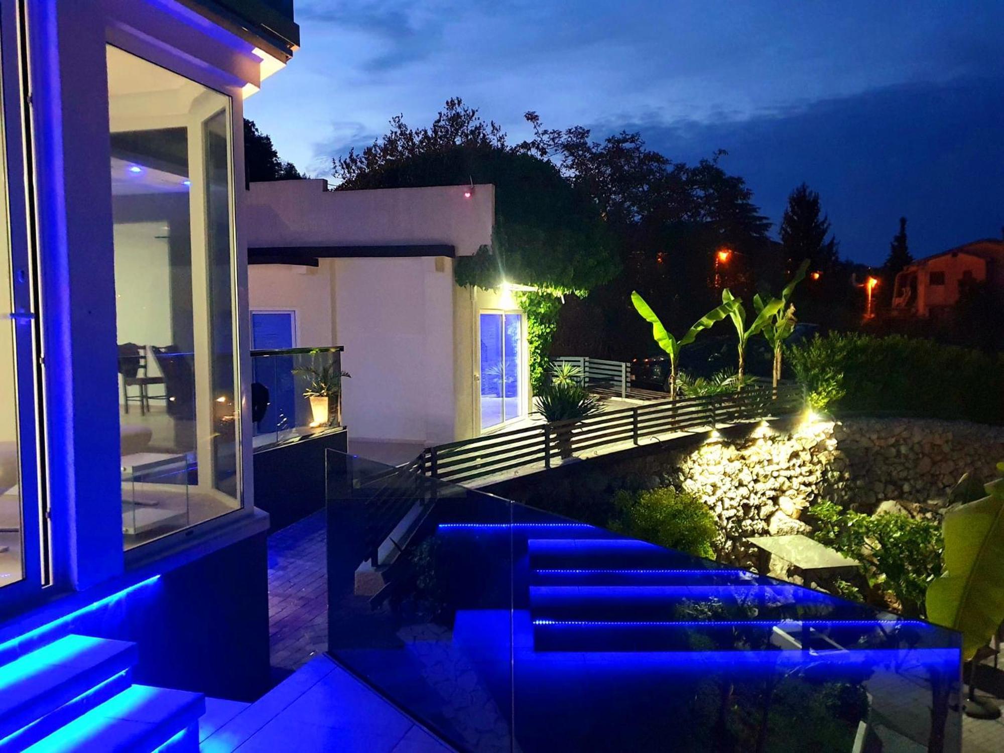 Penthouse Jacuzzi & Pool Apartmants Опатія Екстер'єр фото