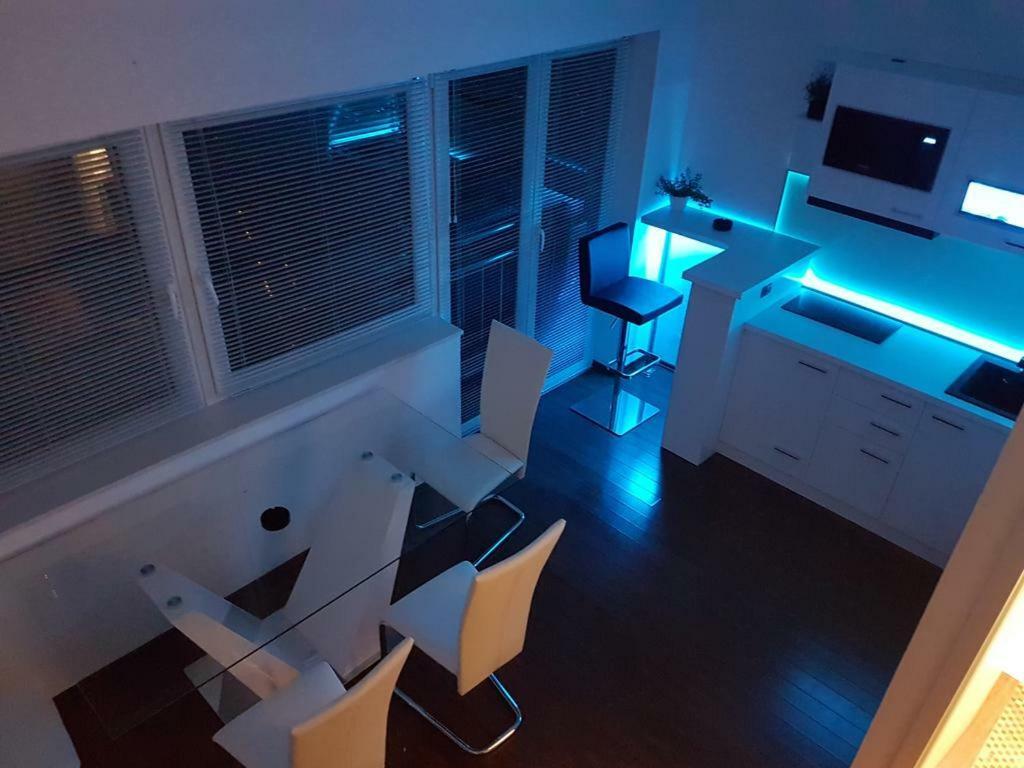 Penthouse Jacuzzi & Pool Apartmants Опатія Екстер'єр фото